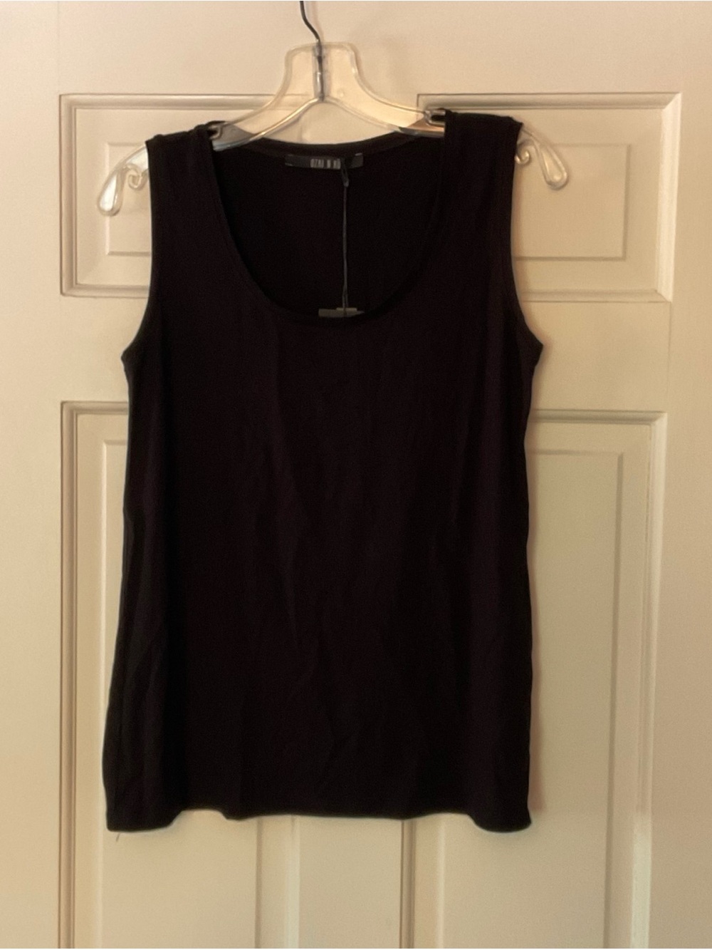 Ozai N Ku Scoop Neck Tank Top Black Small NWT Sleeveless Minimalist Contemporary